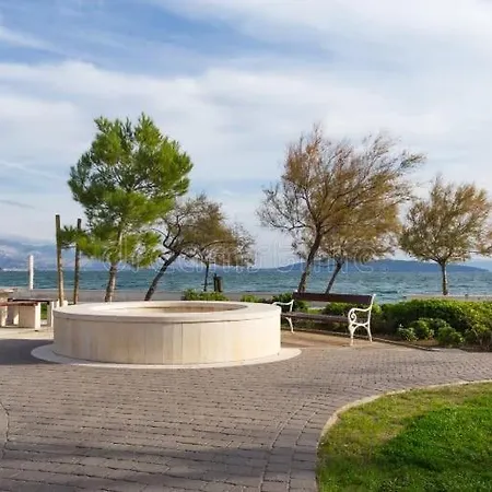 Adriatic 2 *
