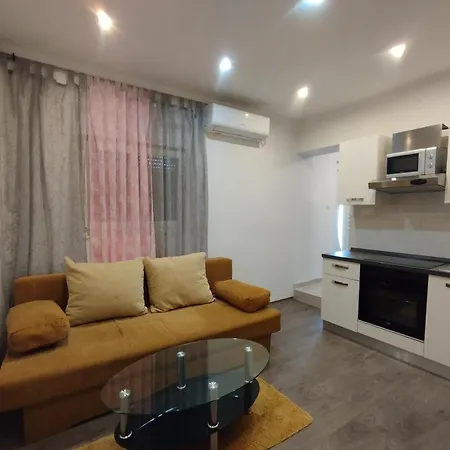 Adriatic 2 Apartman *