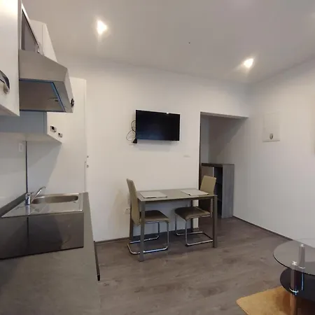 Apartman Adriatic 2 *